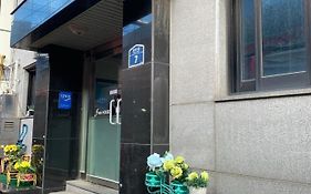 J Mini Hotel & House